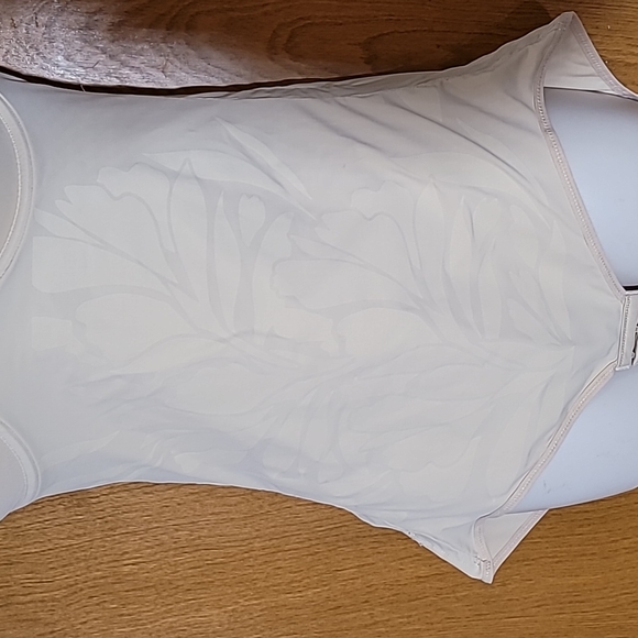 Maidenform Shaper - Picture 3 of 8